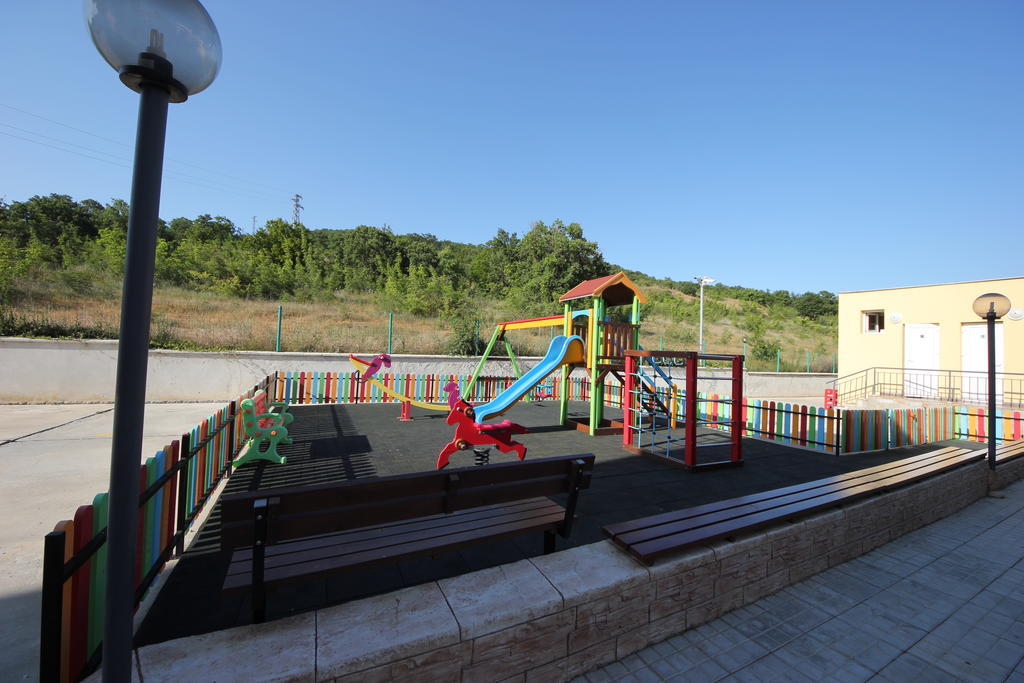 Menada Sunset Kosharitsa Apartments 外观 照片