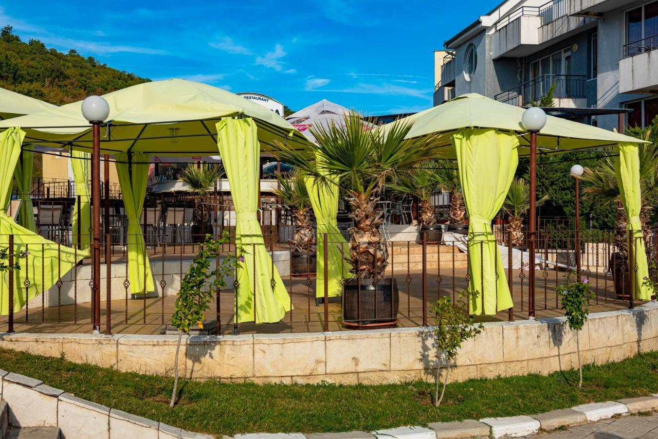 Menada Sunset Kosharitsa Apartments 外观 照片