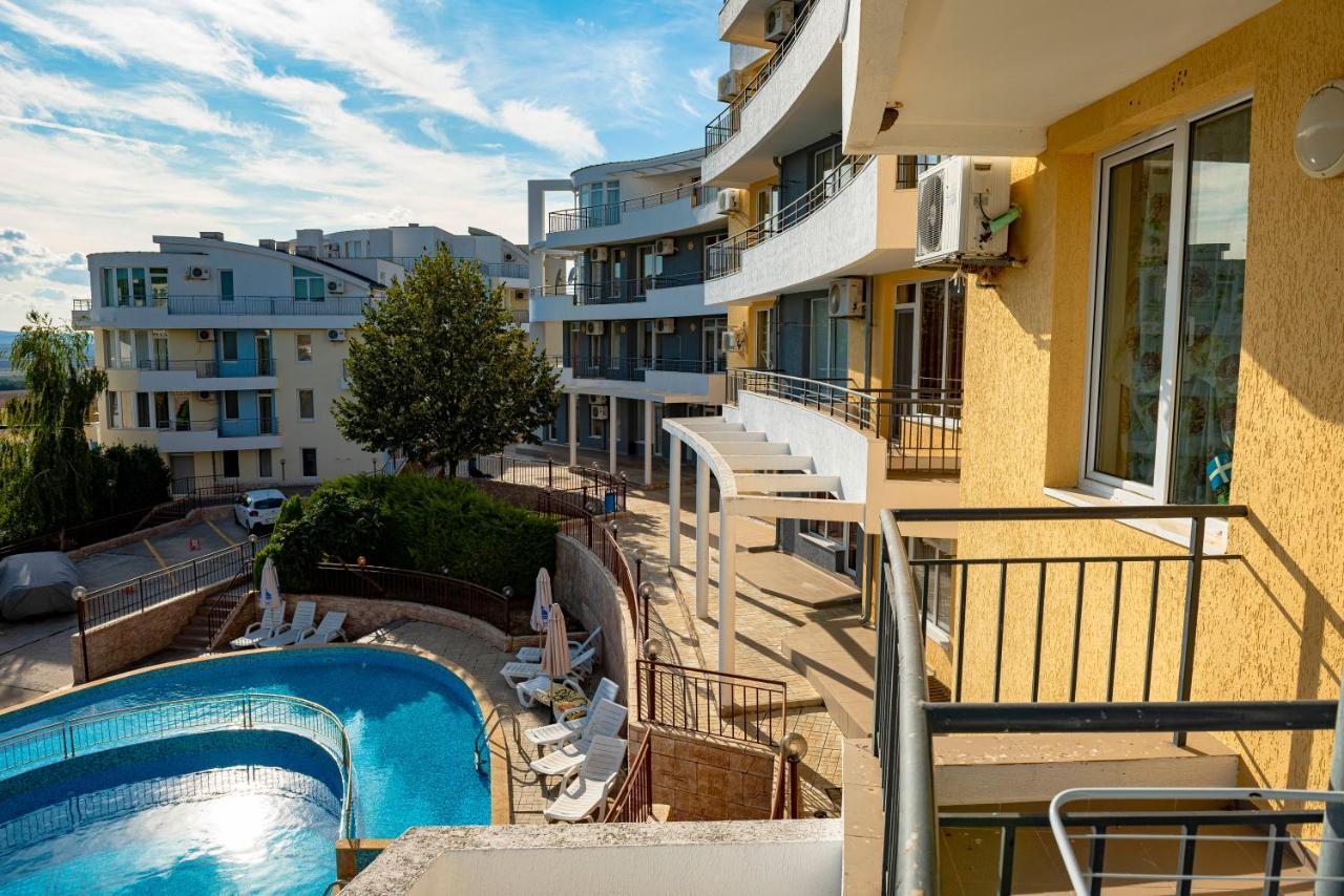 Menada Sunset Kosharitsa Apartments 外观 照片