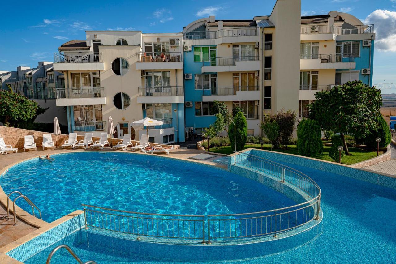 Menada Sunset Kosharitsa Apartments 外观 照片